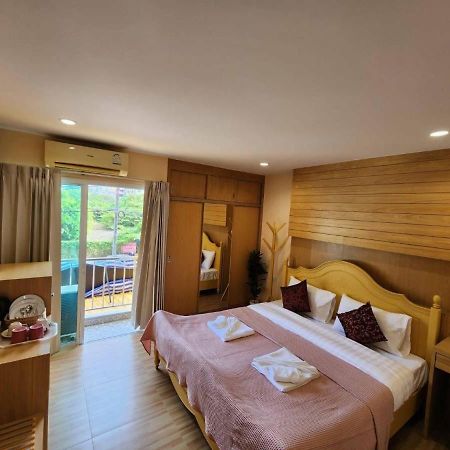Alaita Hostel Patong 외부 사진