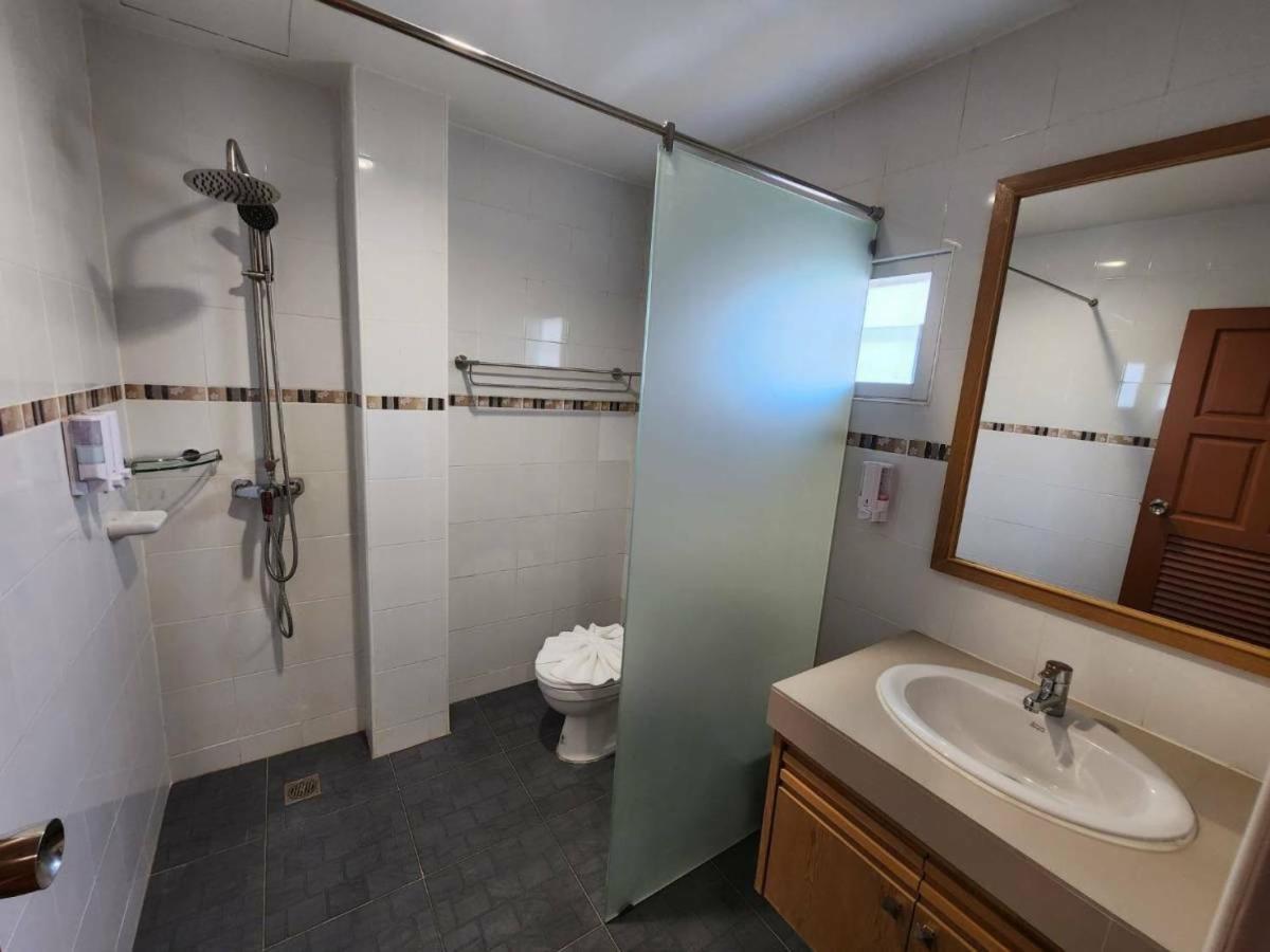 Alaita Hostel Patong 외부 사진